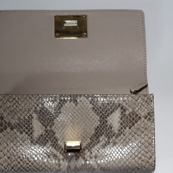 Michael Kors Wallet - Picture 5 of 5